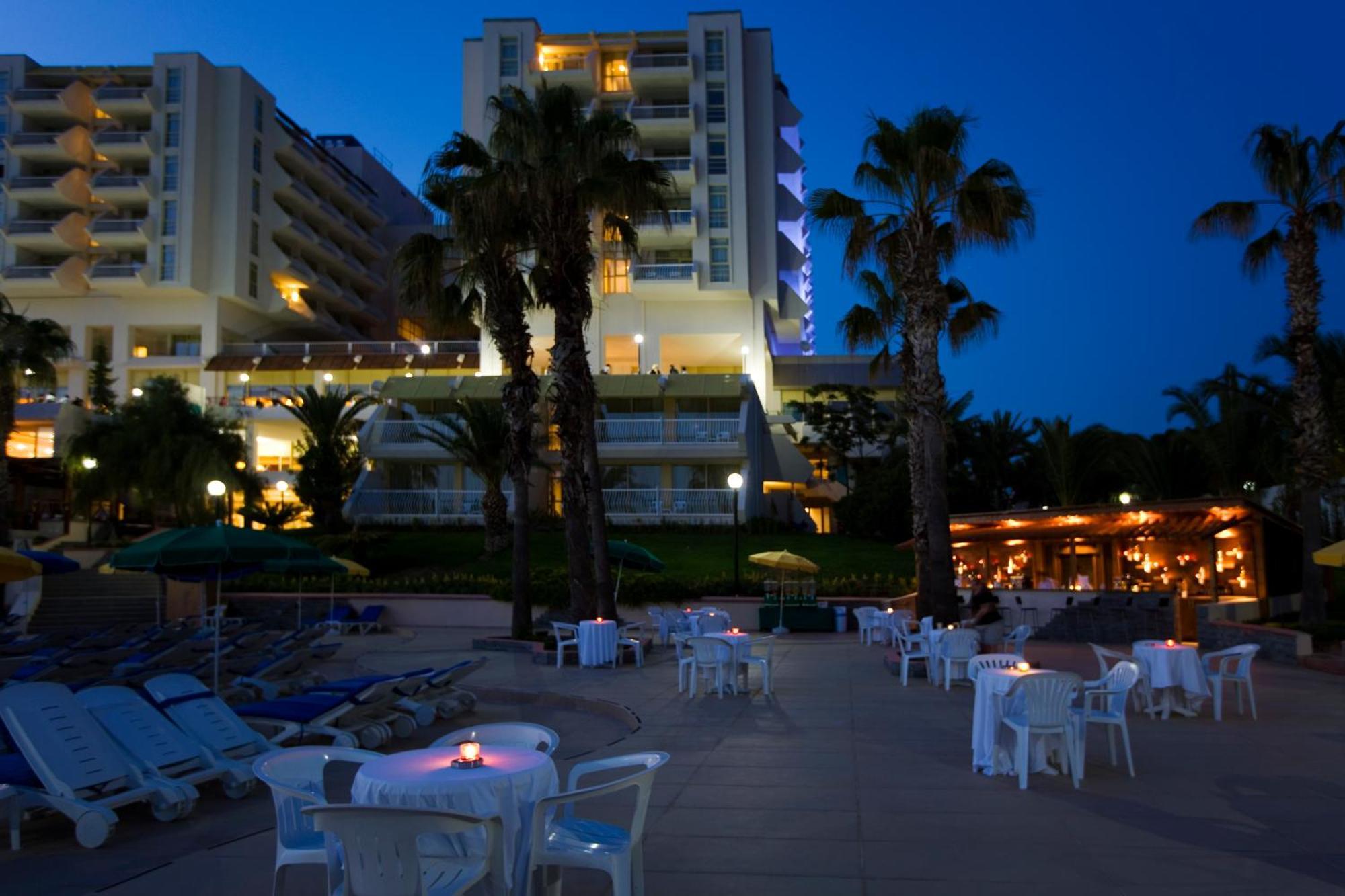 Fantasia Deluxe Hotel Kusadası Exterior foto