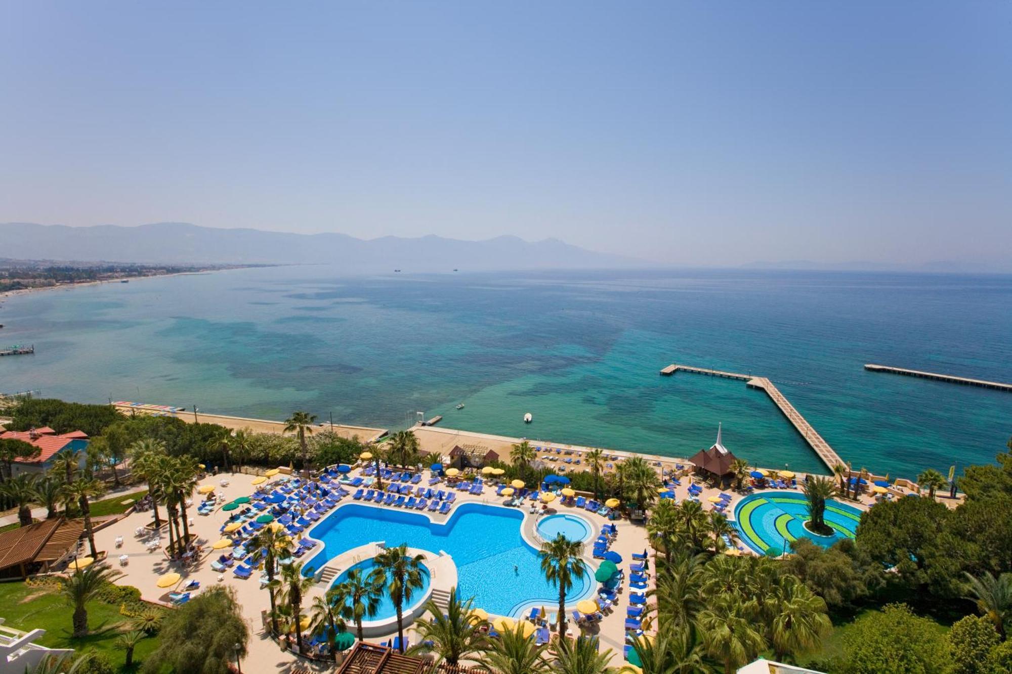 Fantasia Deluxe Hotel Kusadası Facilități foto